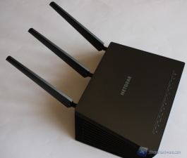 Netgear R7000_45