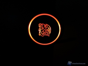 Tt eSPORTS_Cronos_LED_1